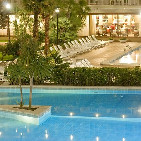Hotel President Calella Esterno foto