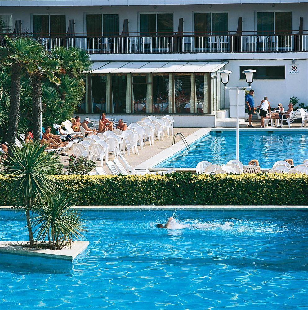 Hotel President Calella Esterno foto