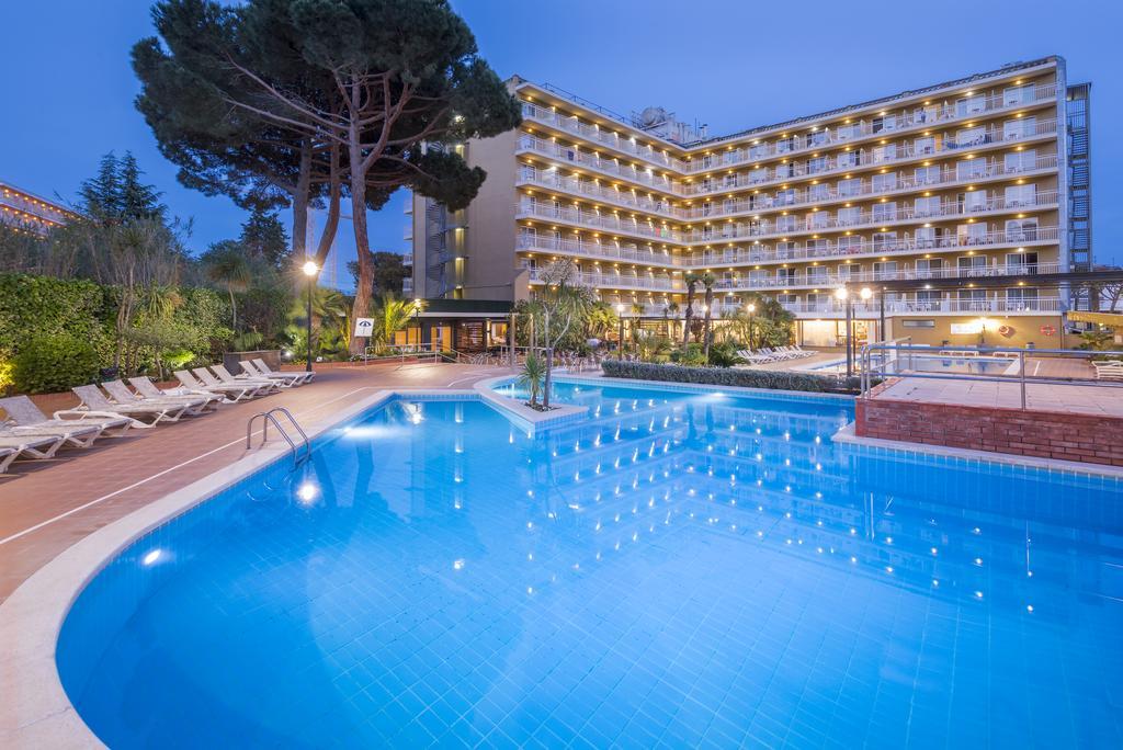 Hotel President Calella Esterno foto