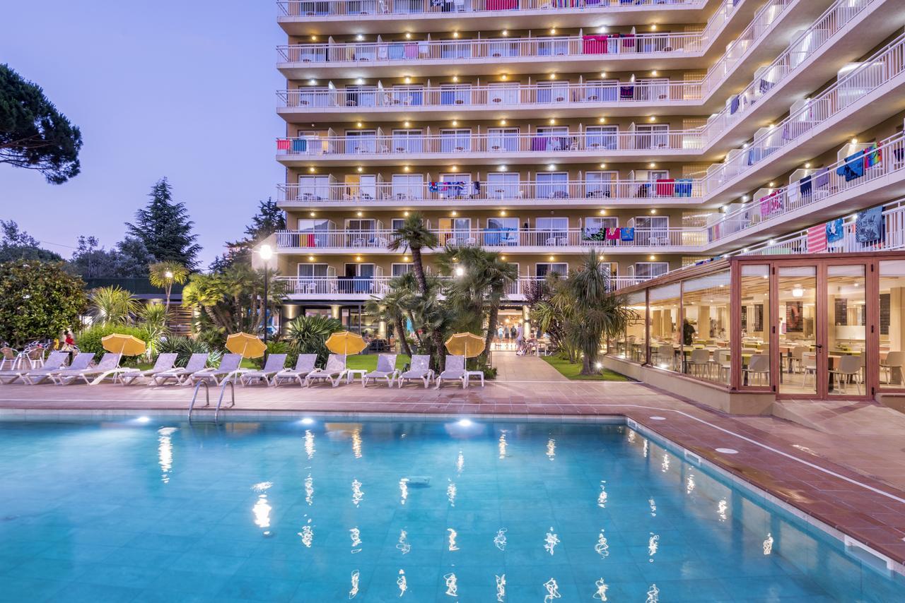Hotel President Calella Esterno foto